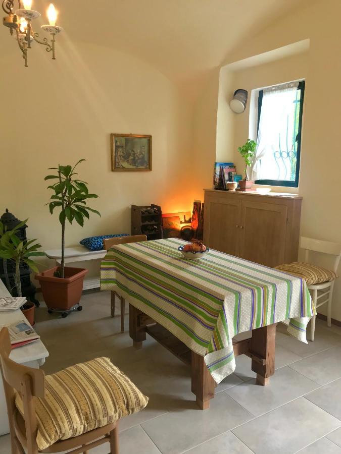 Il Casolare Del Medio Olona Bed and Breakfast Fagnano Olona Exteriör bild