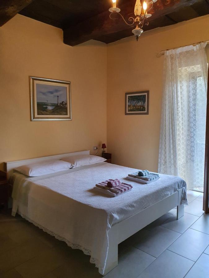 Il Casolare Del Medio Olona Bed and Breakfast Fagnano Olona Exteriör bild