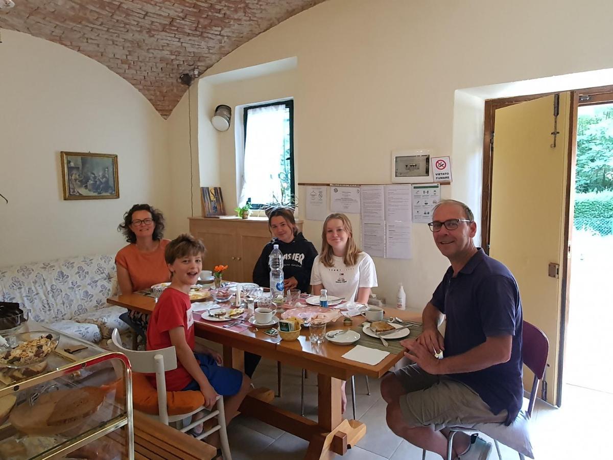 Il Casolare Del Medio Olona Bed and Breakfast Fagnano Olona Exteriör bild