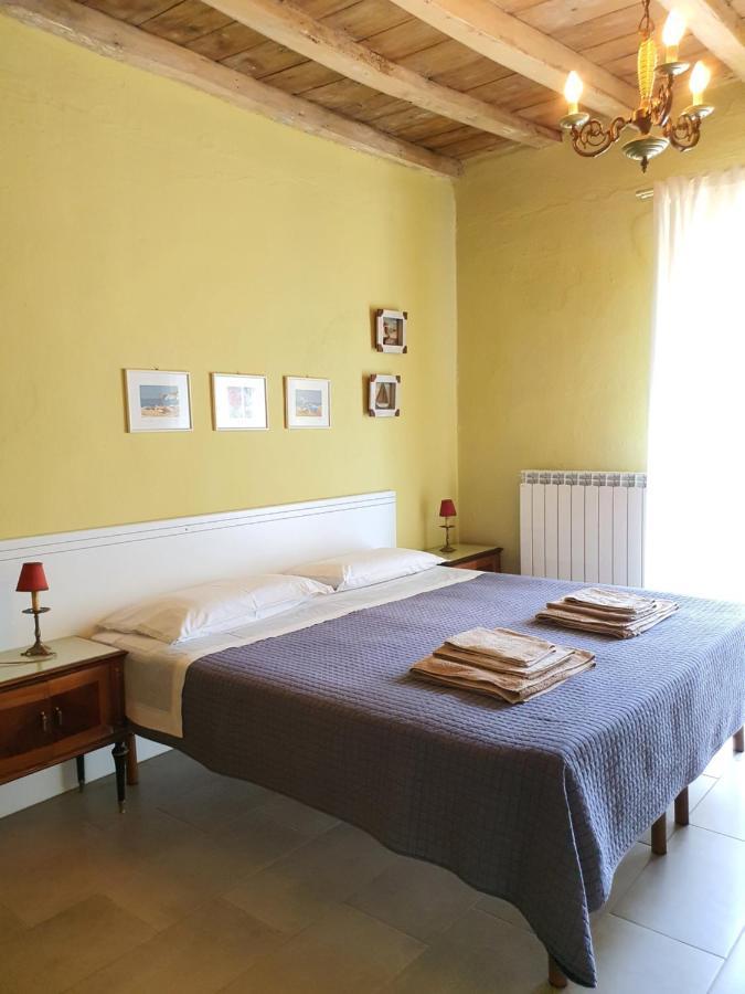 Il Casolare Del Medio Olona Bed and Breakfast Fagnano Olona Exteriör bild